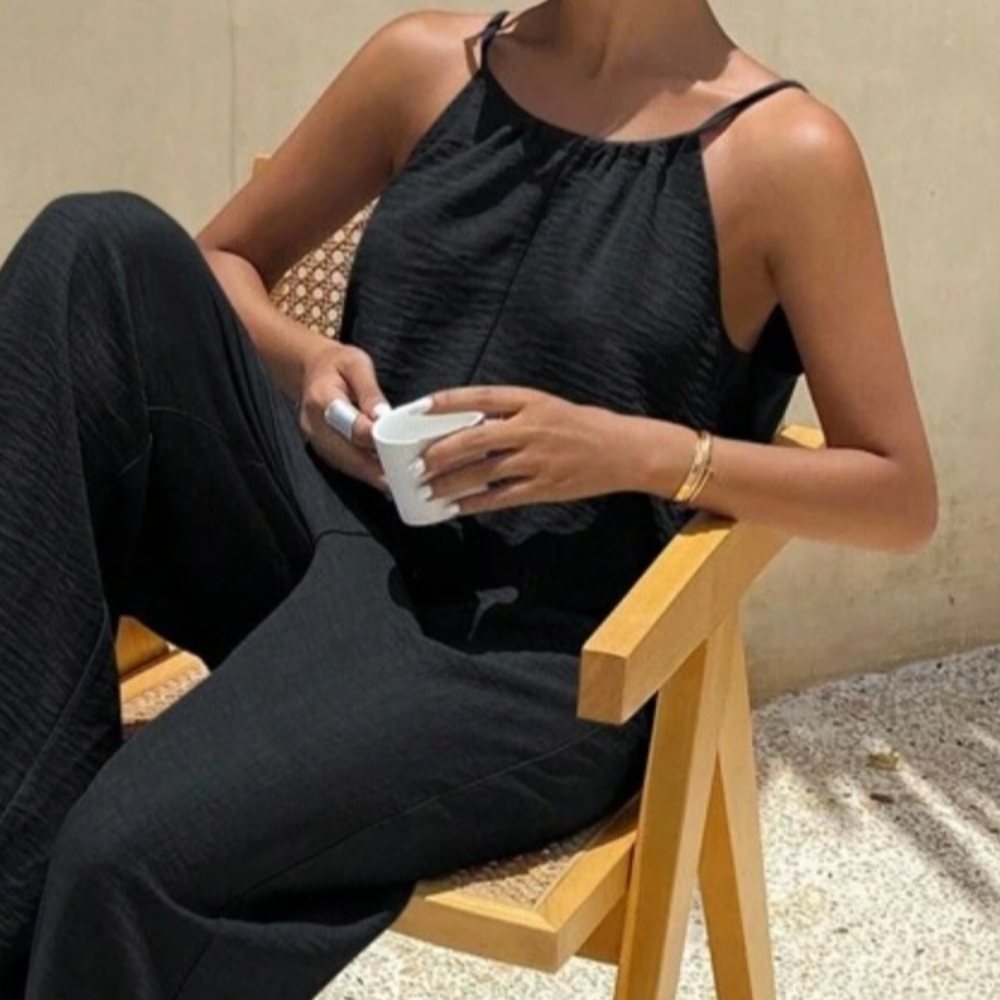 Elegant Black Women's Jumpsuit - Picture 4 of 5